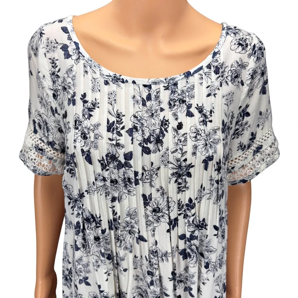 Torrid Floral Pintuck Lace Trim Babydoll Dress White Navy Cottage Core + Size 00